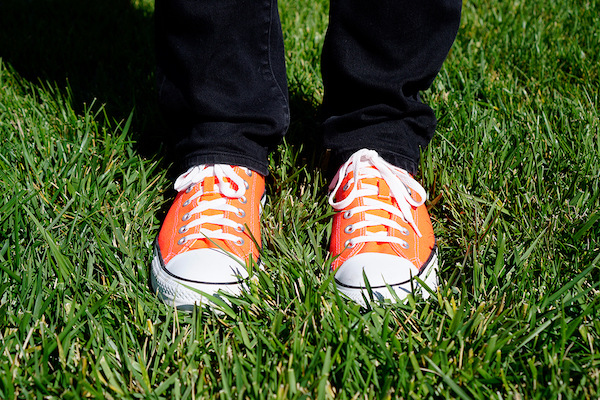 hober's bright orange shoes